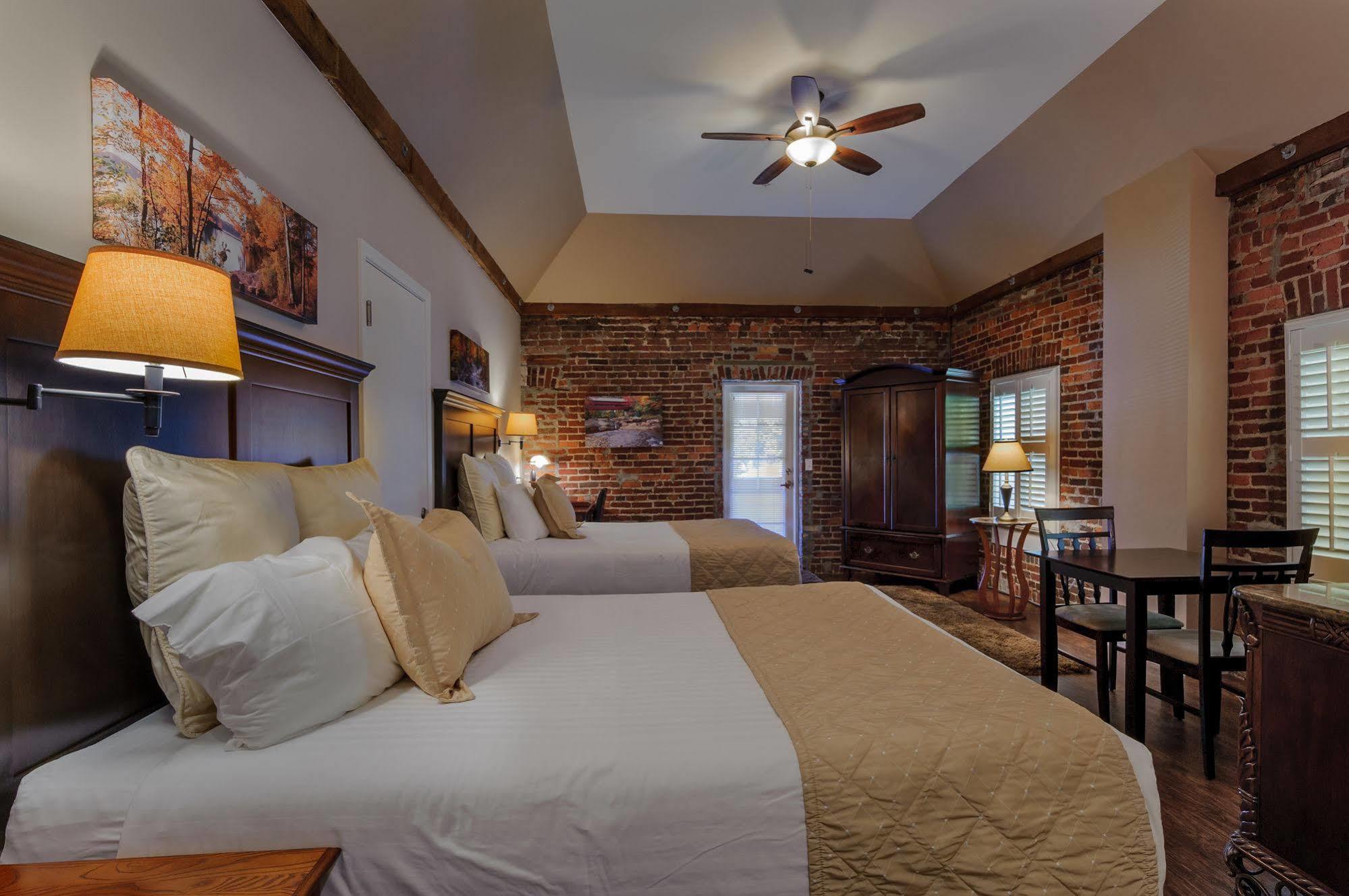 Grass Valley Courtyard Suites Exterior photo